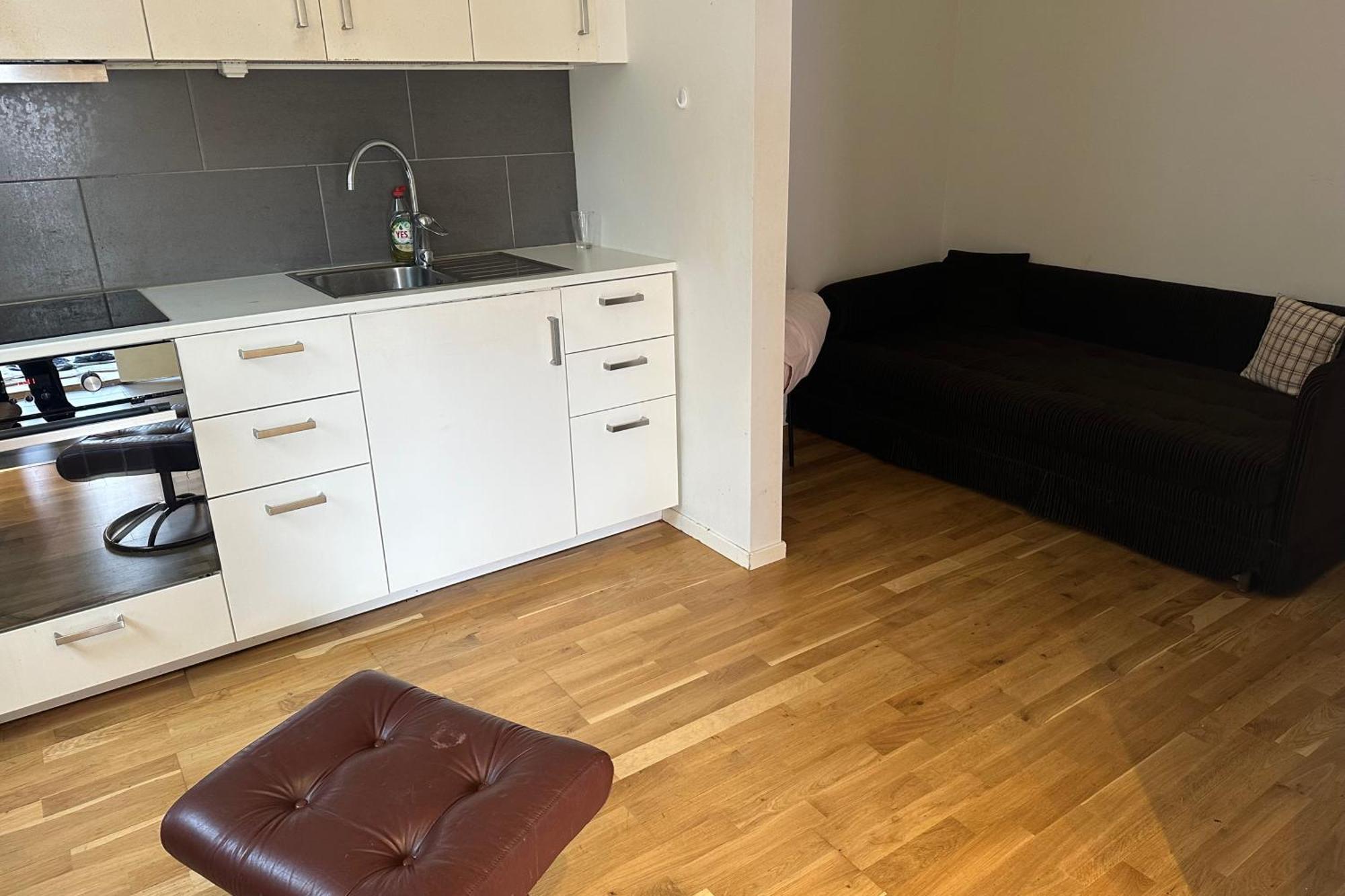 Apartment Cozy In Hasselby